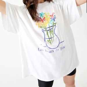 Desert Dreamer Les Fleurs de France Graphic Tee